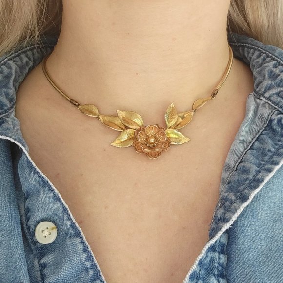 Krementz Jewelry - Vintage Flower Necklace